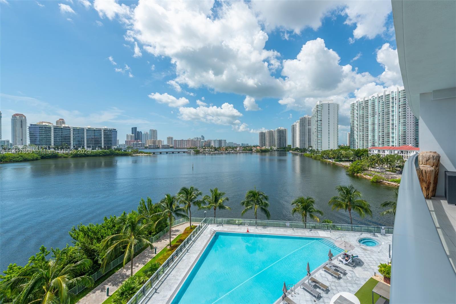 3300 NE 188th St Unit: 517