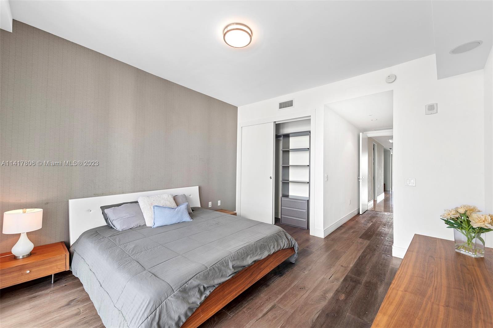 3300 NE 188th St Unit: 517