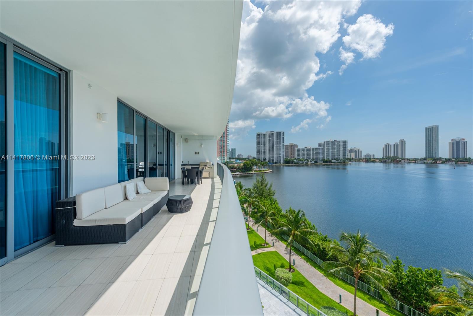 3300 NE 188th St Unit: 517