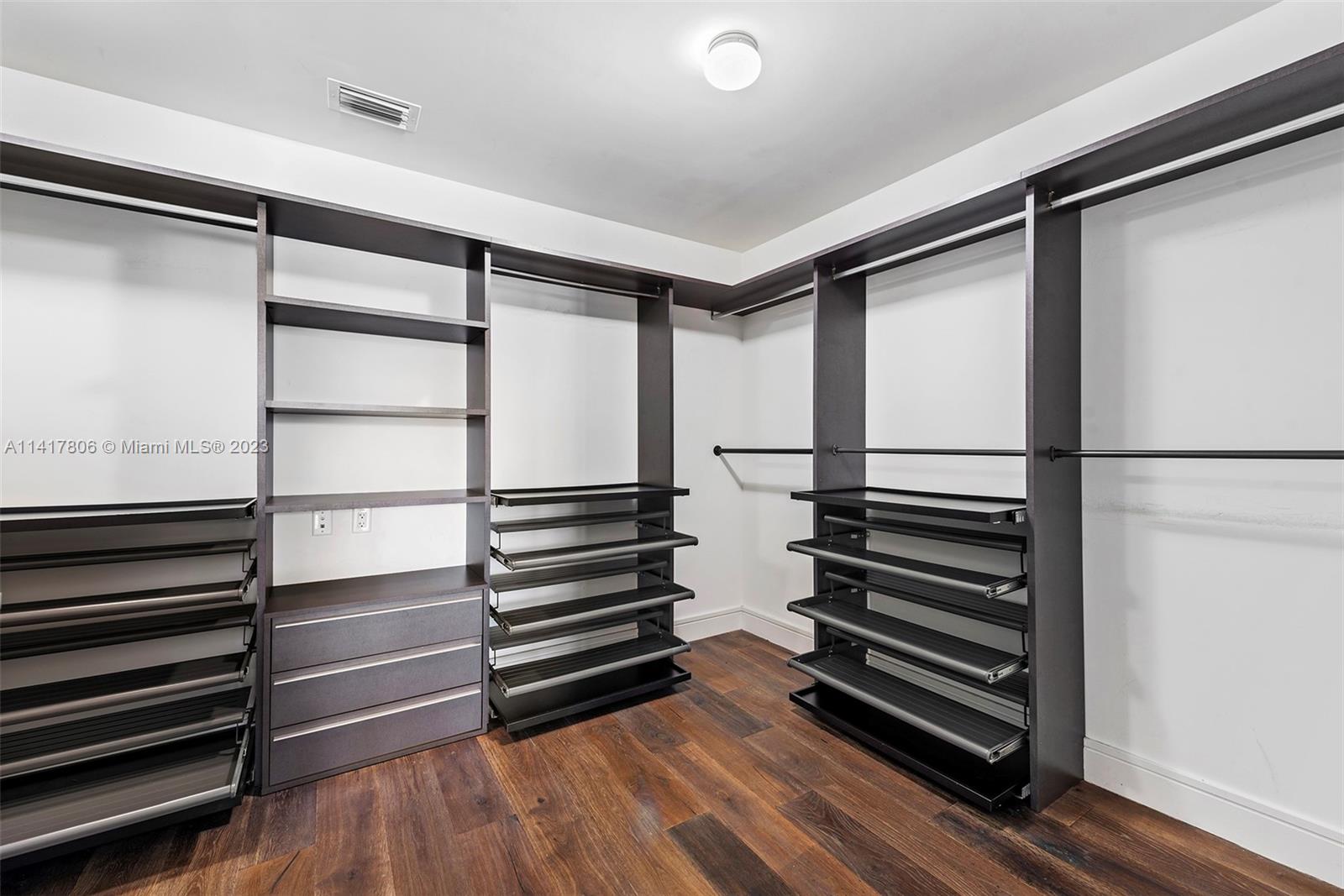 3300 NE 188th St Unit: 517