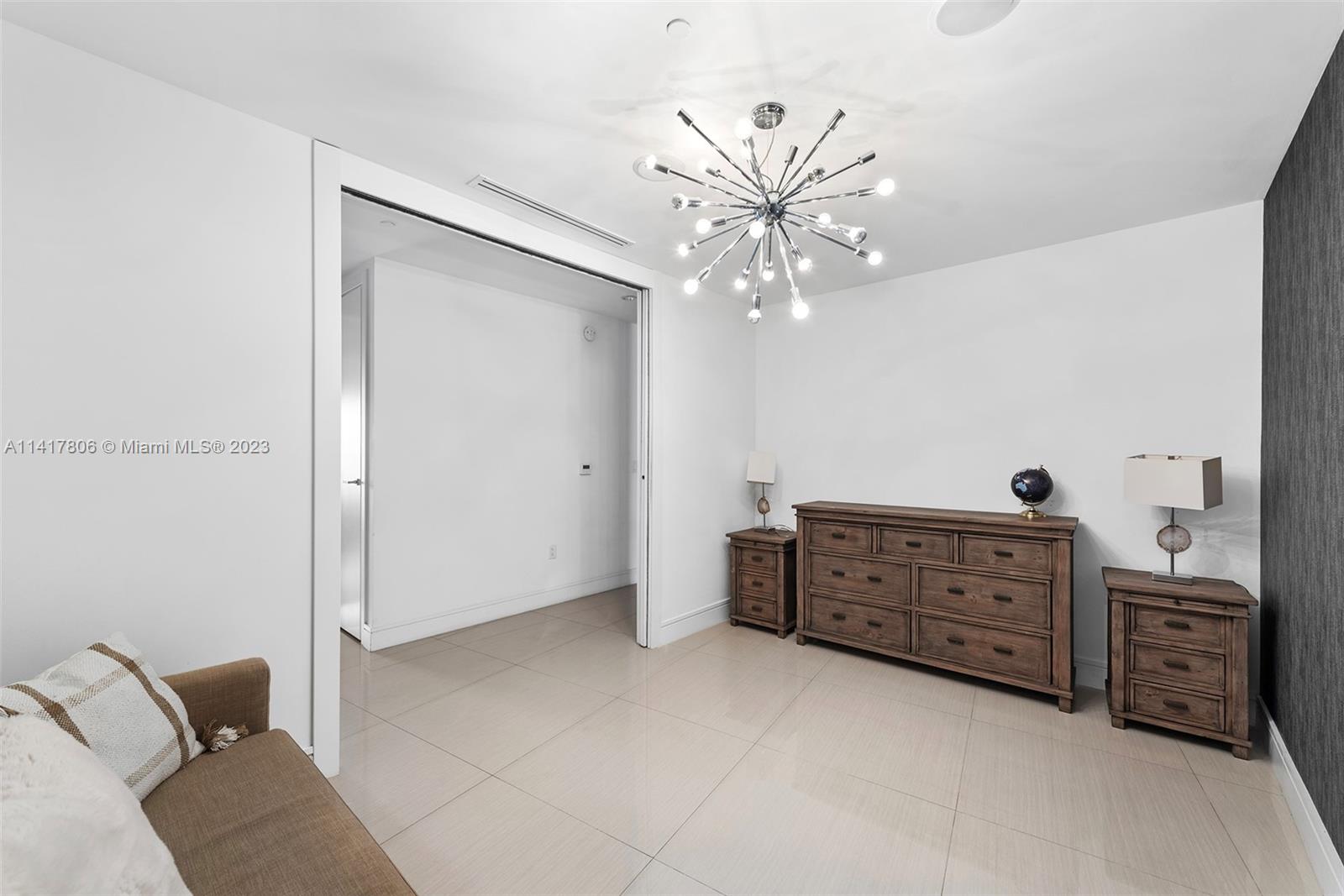 3300 NE 188th St Unit: 517