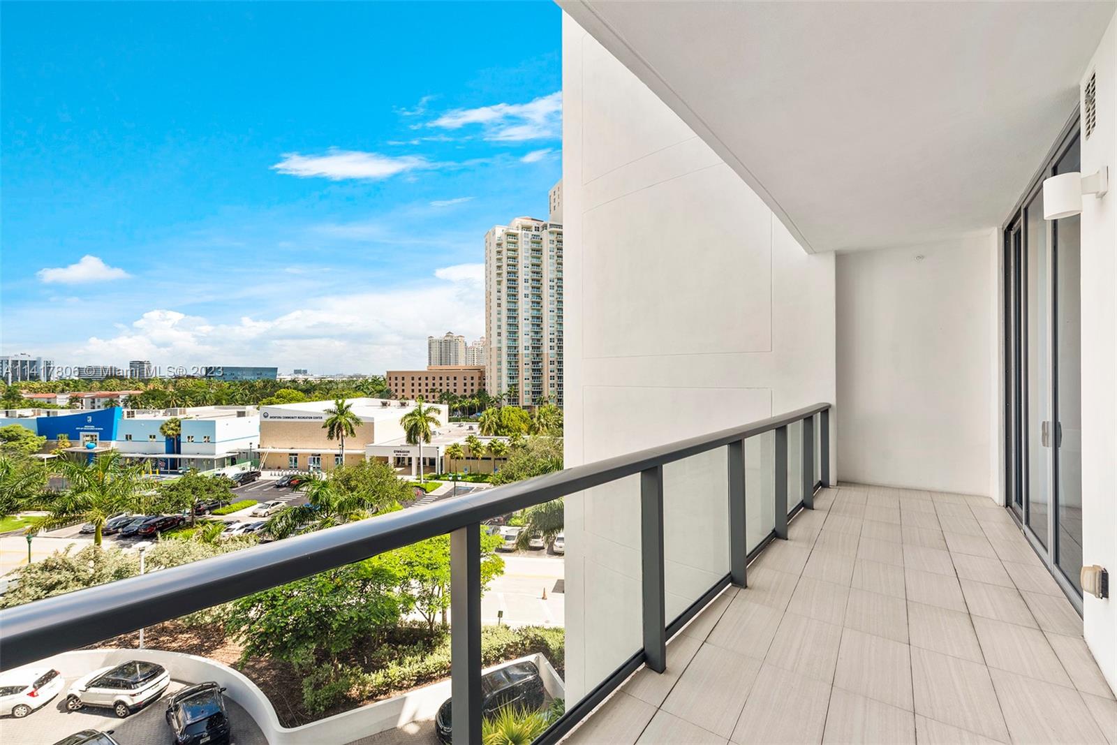 3300 NE 188th St Unit: 517