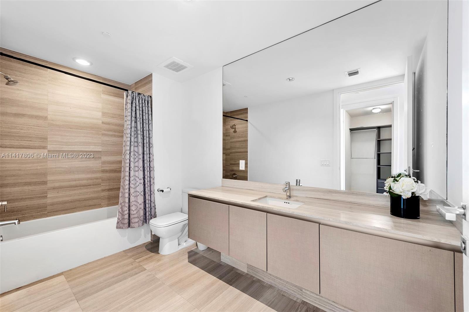 3300 NE 188th St Unit: 517