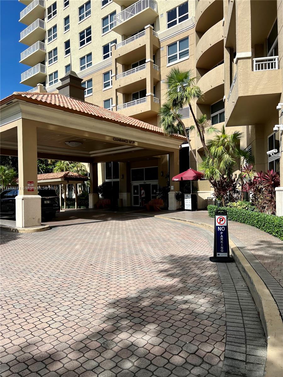 19501 W Country Club Dr Unit: 1902
