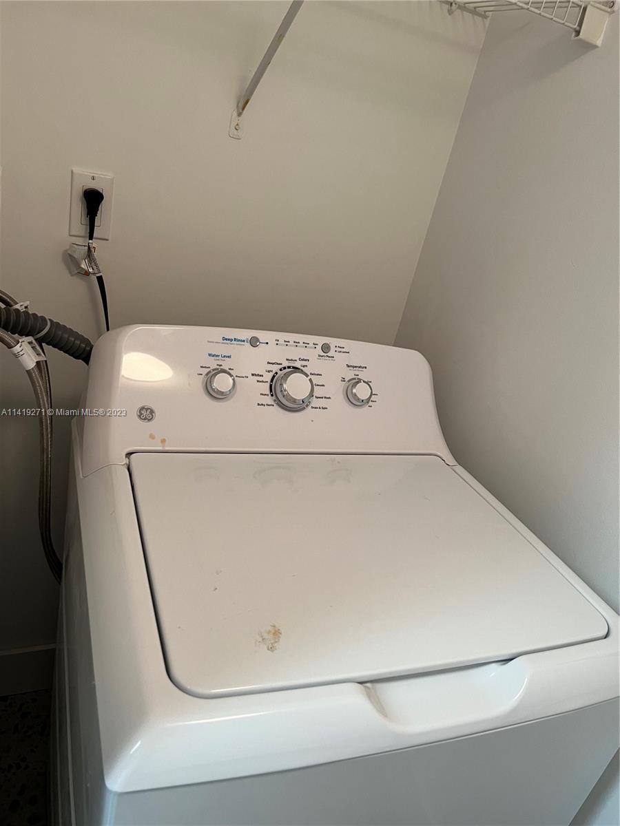 19501 W Country Club Dr Unit: 1902
