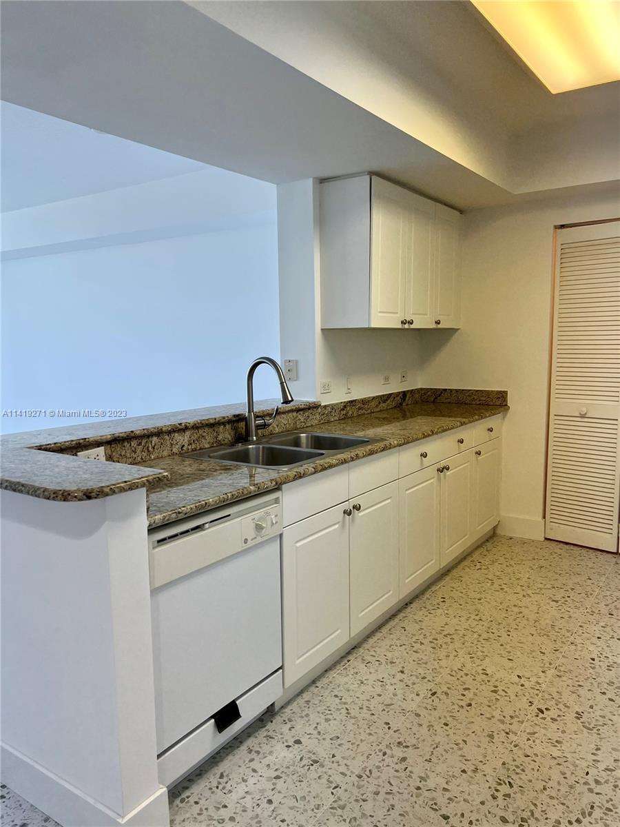19501 W Country Club Dr Unit: 1902