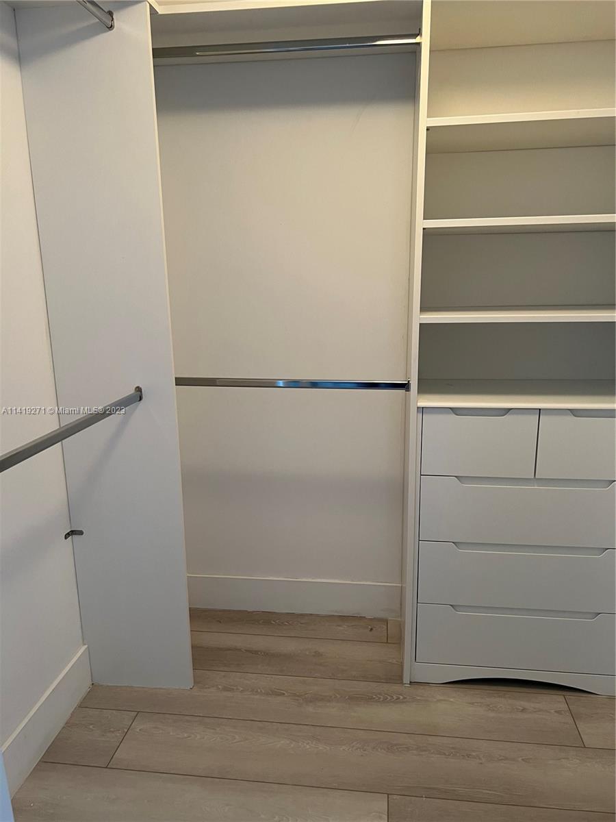 19501 W Country Club Dr Unit: 1902