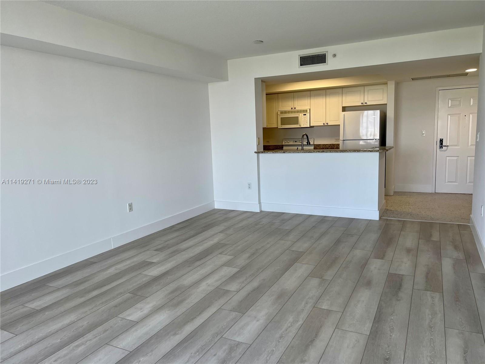 19501 W Country Club Dr Unit: 1902