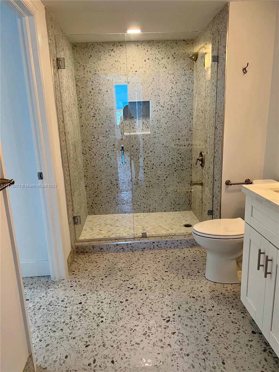 19501 W Country Club Dr Unit: 1902