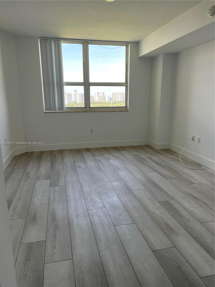 19501 W Country Club Dr Unit: 1902