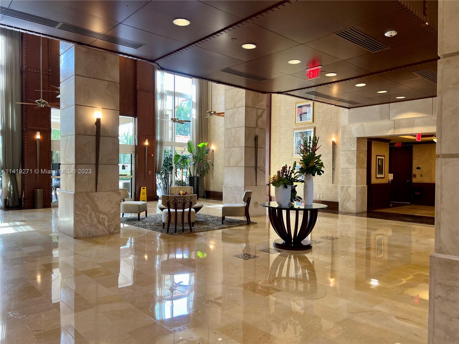 19501 W Country Club Dr Unit: 1902
