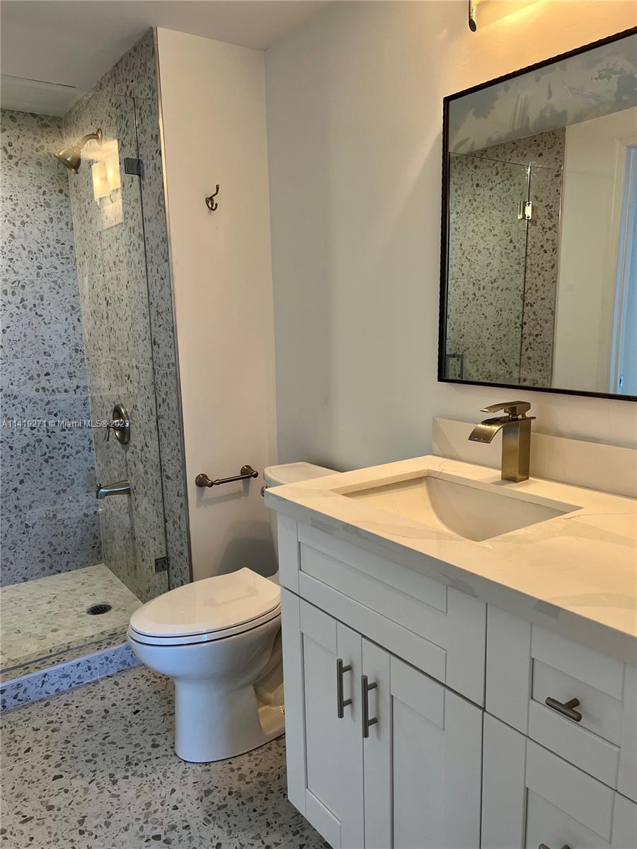 19501 W Country Club Dr Unit: 1902
