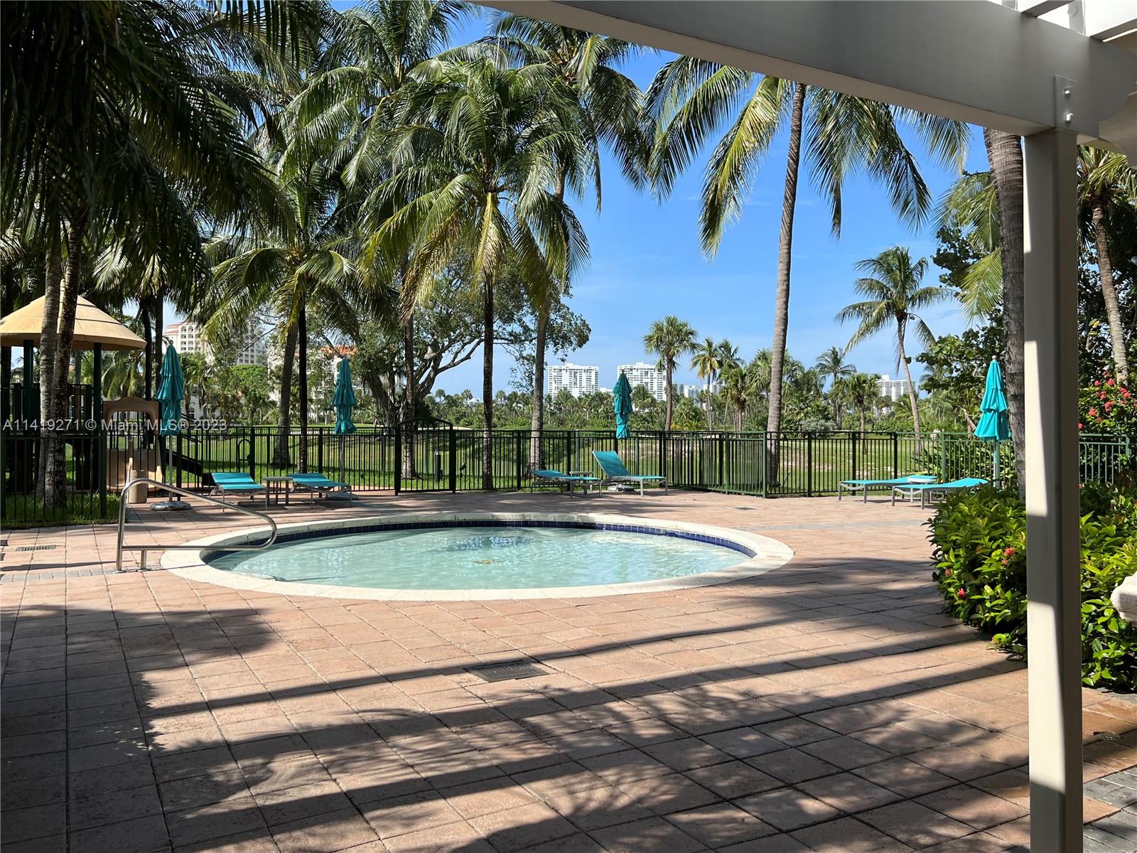 19501 W Country Club Dr Unit: 1902