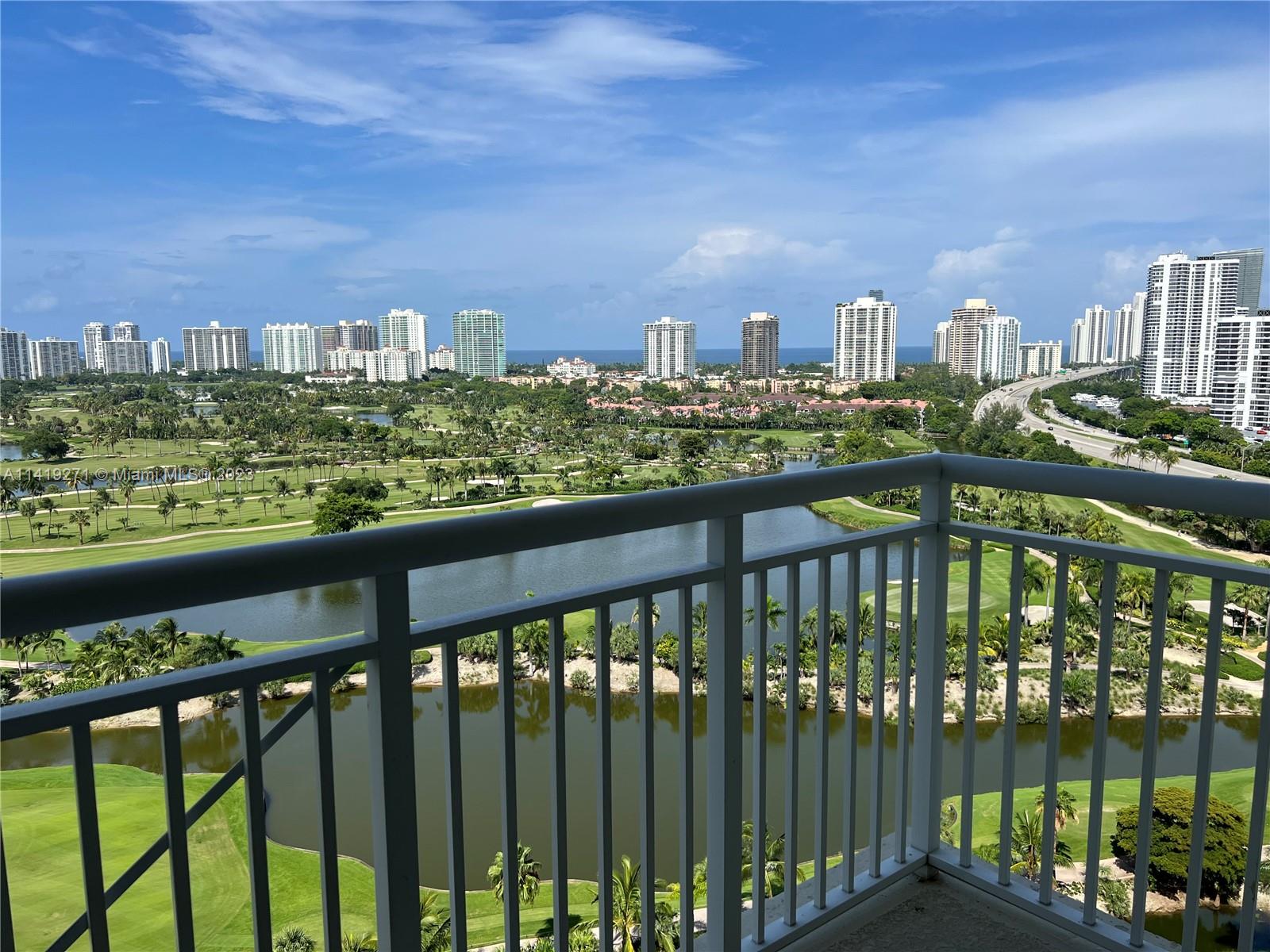19501 W Country Club Dr Unit: 1902