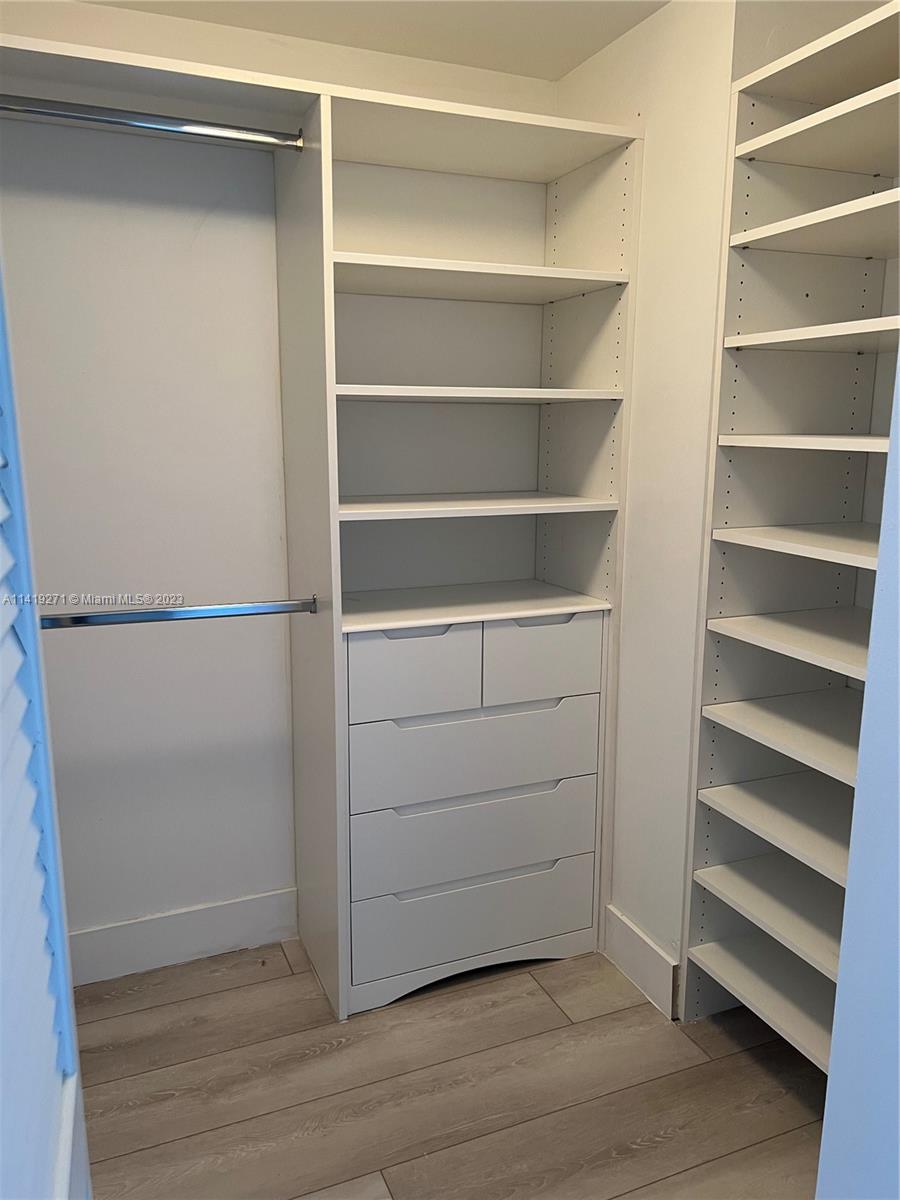 19501 W Country Club Dr Unit: 1902