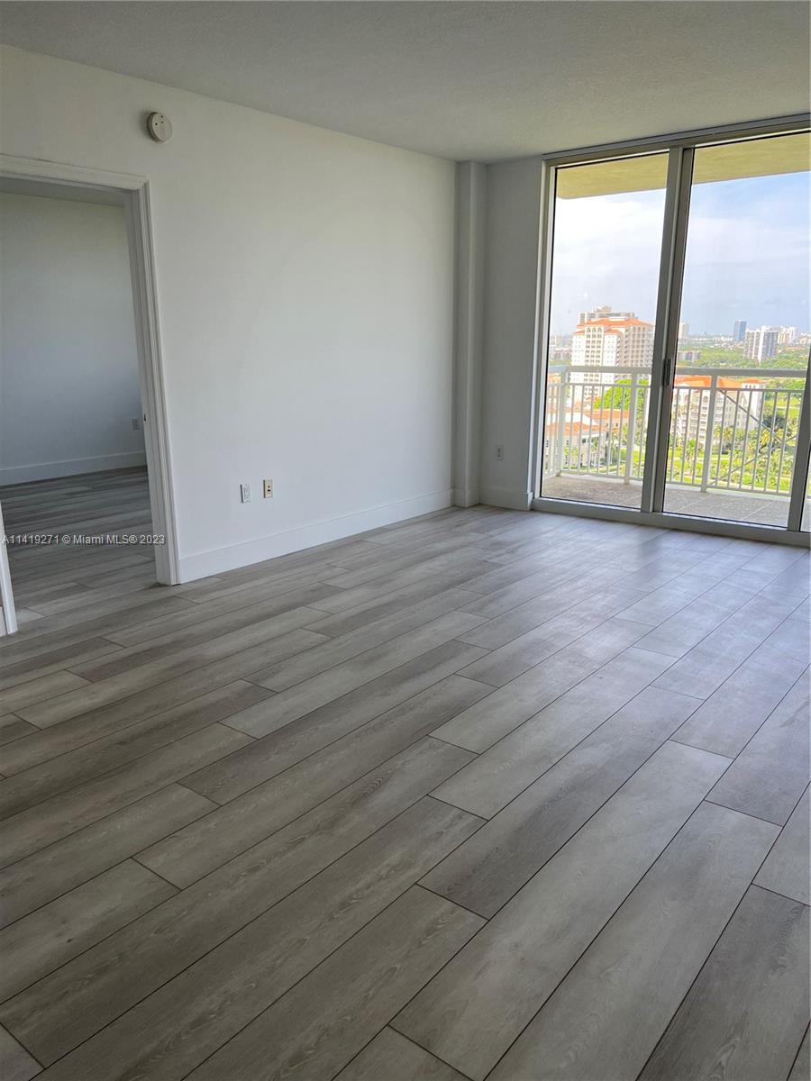 19501 W Country Club Dr Unit: 1902