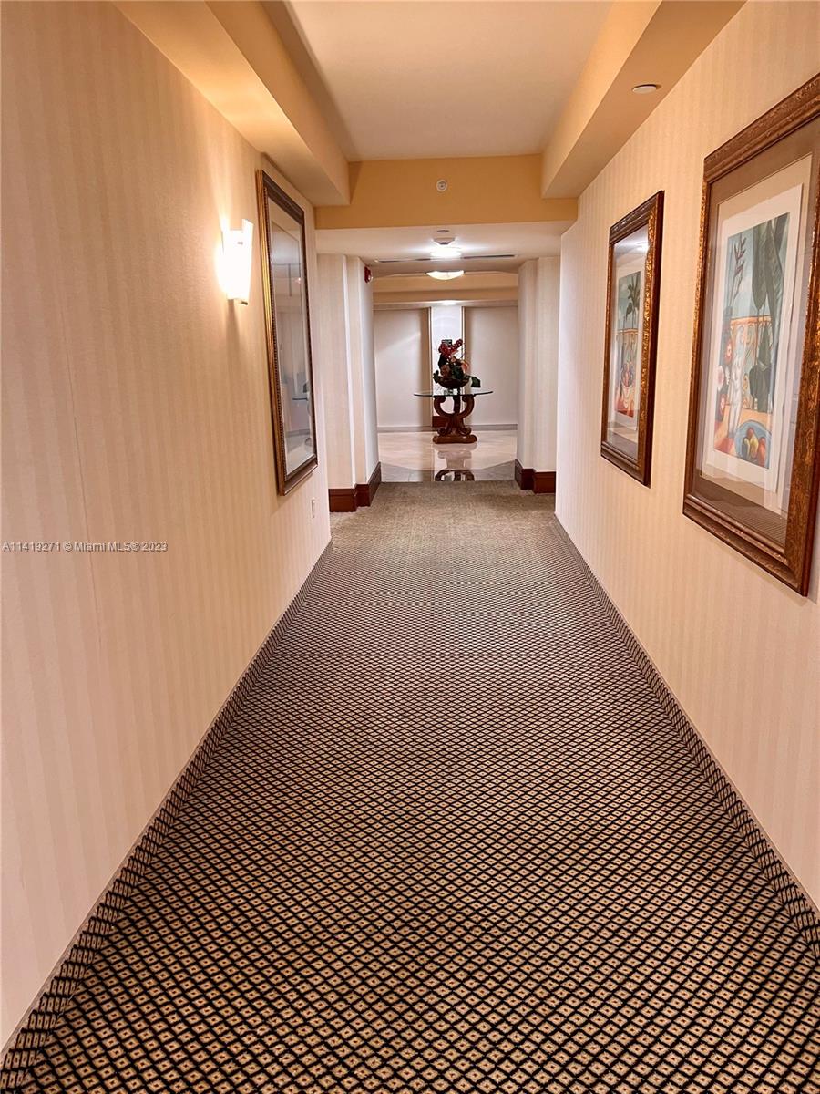 19501 W Country Club Dr Unit: 1902