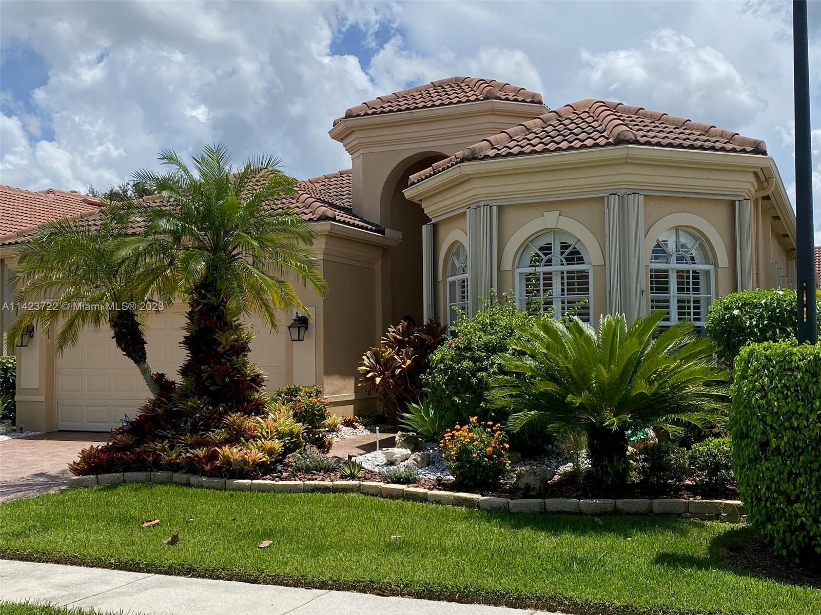 7190 Lorenzo Ln