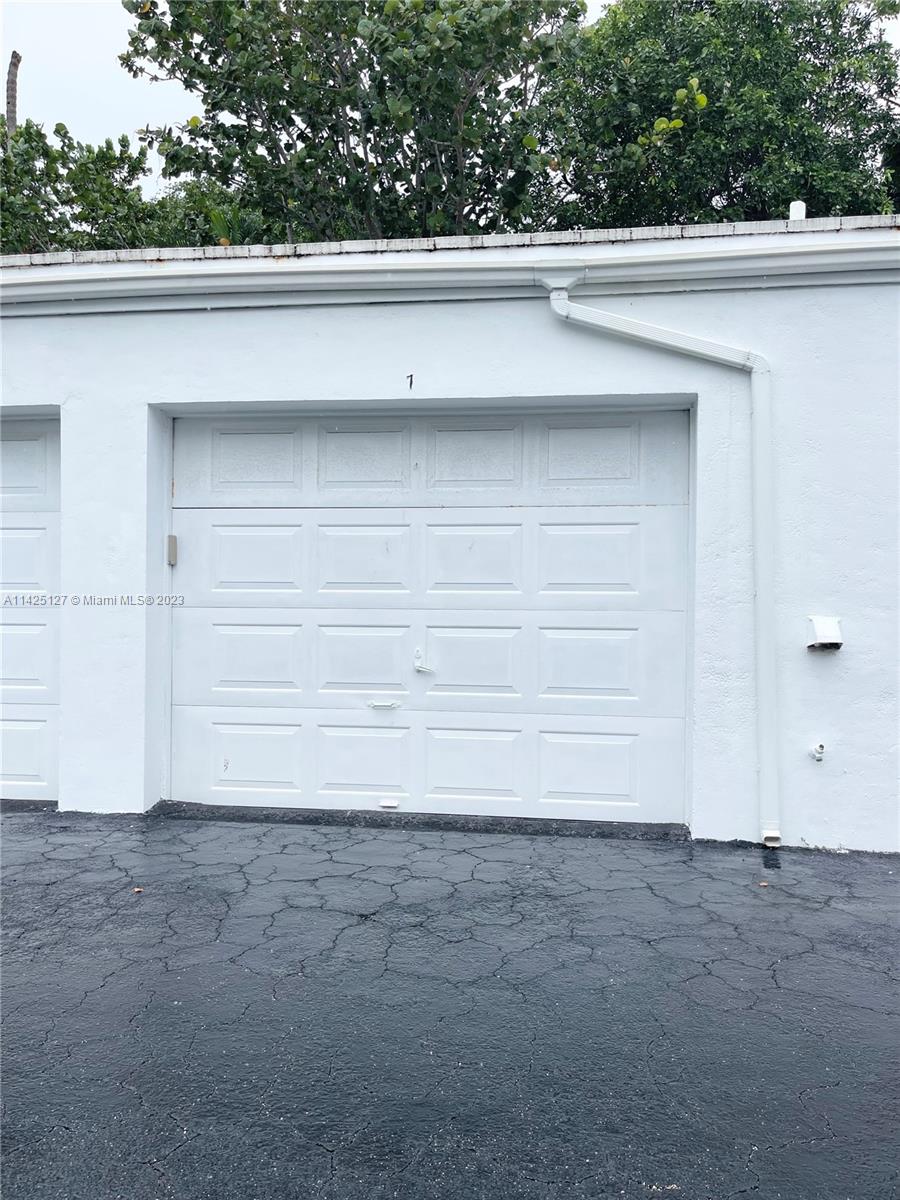 10170 Collins Ave Unit: 1