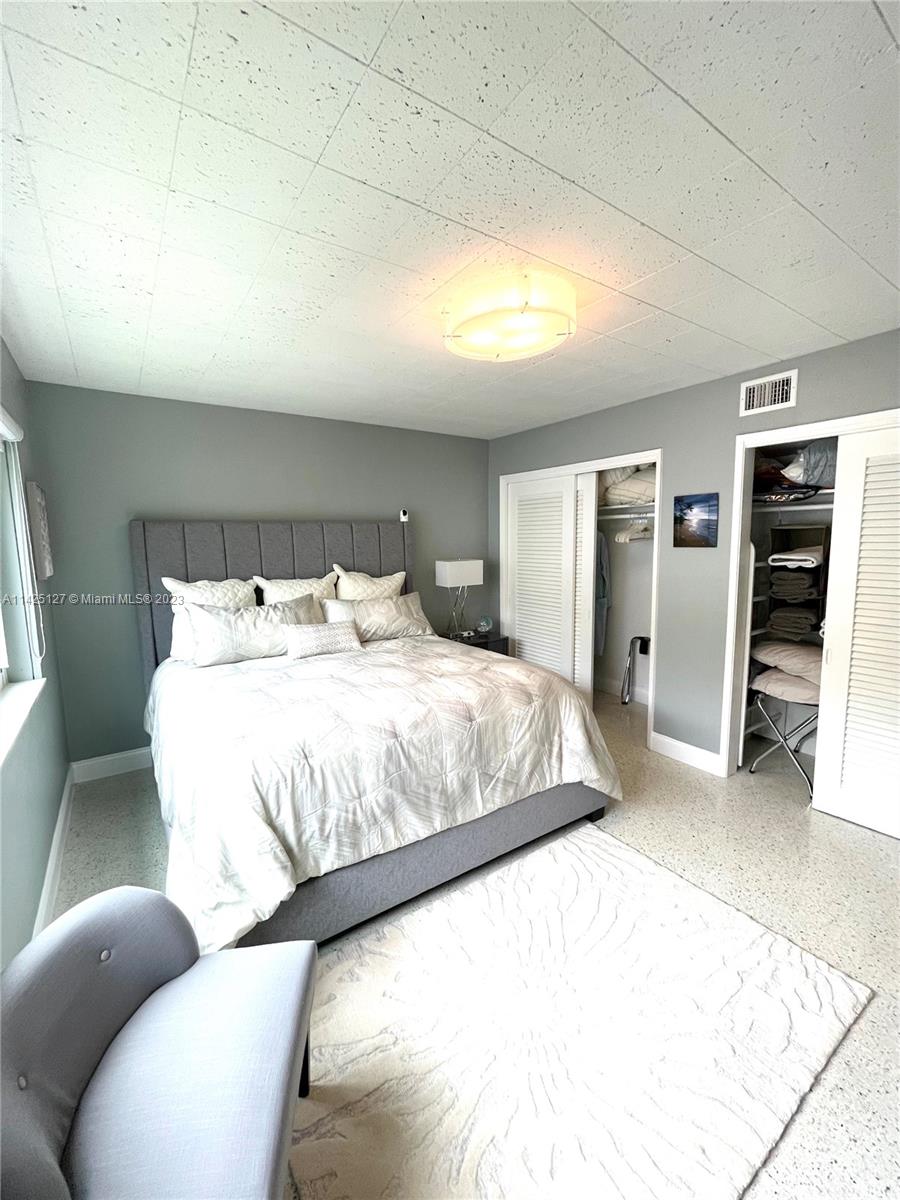 10170 Collins Ave Unit: 1
