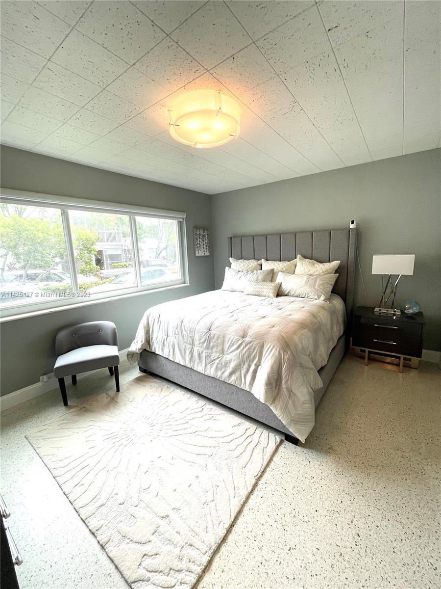 10170 Collins Ave Unit: 1