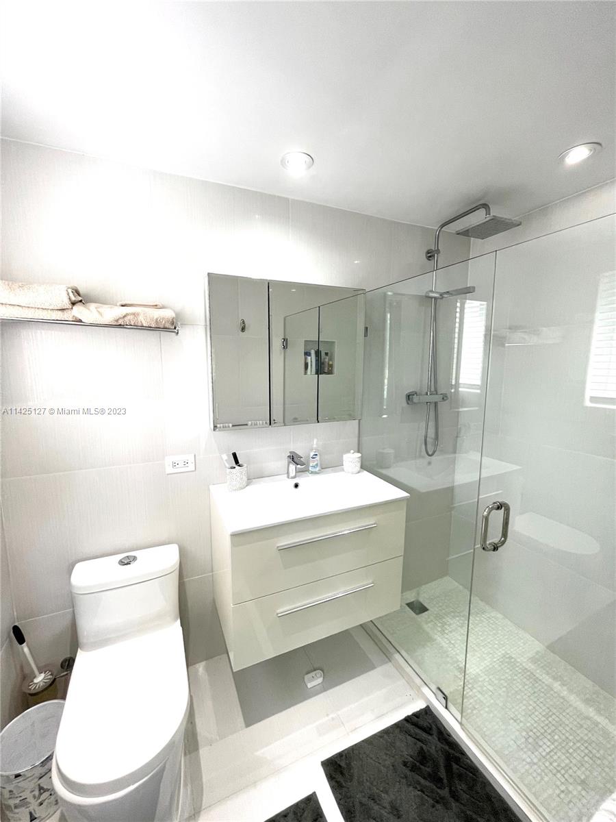 10170 Collins Ave Unit: 1