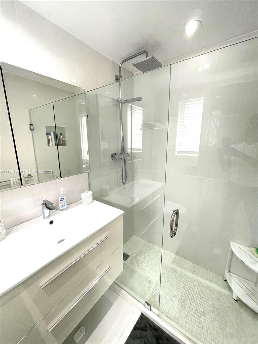 10170 Collins Ave Unit: 1