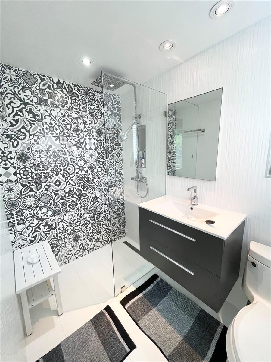 10170 Collins Ave Unit: 1