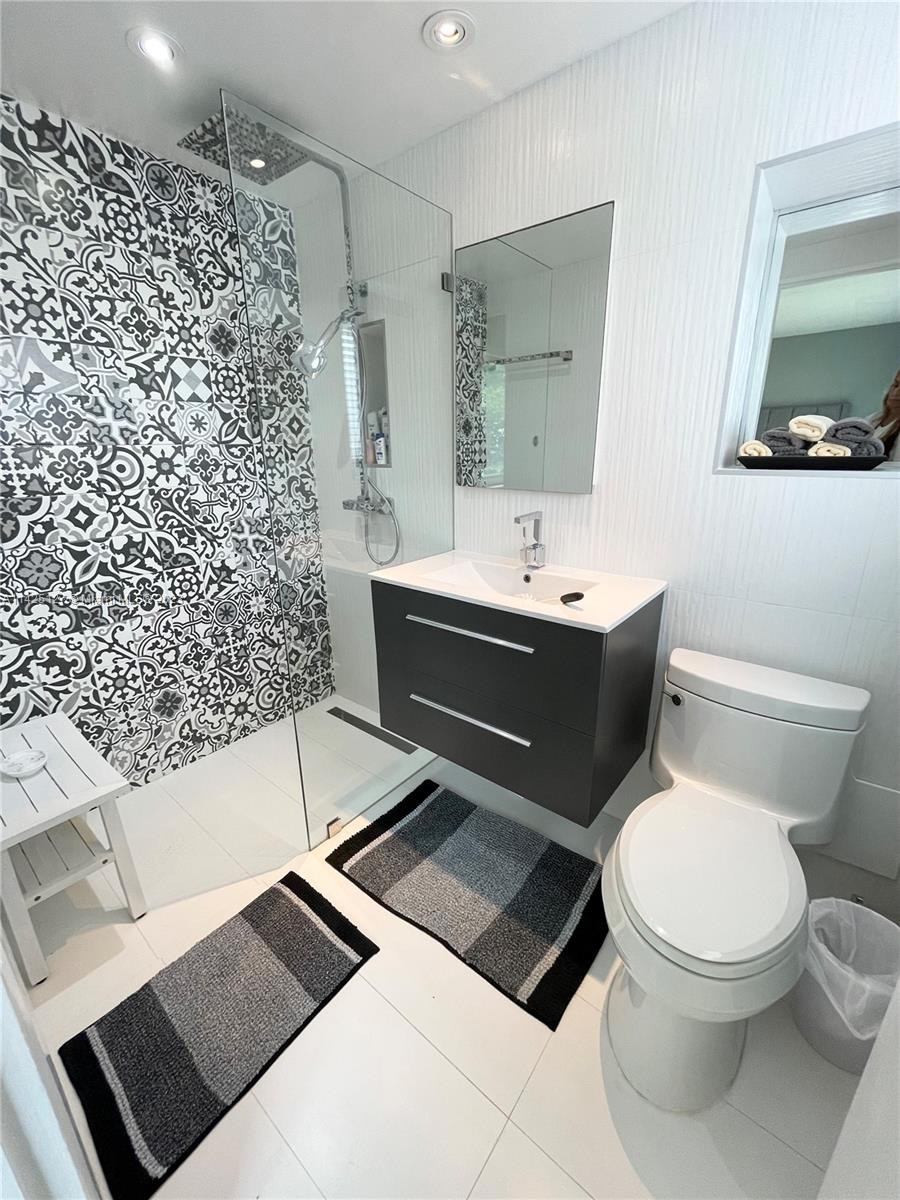 10170 Collins Ave Unit: 1