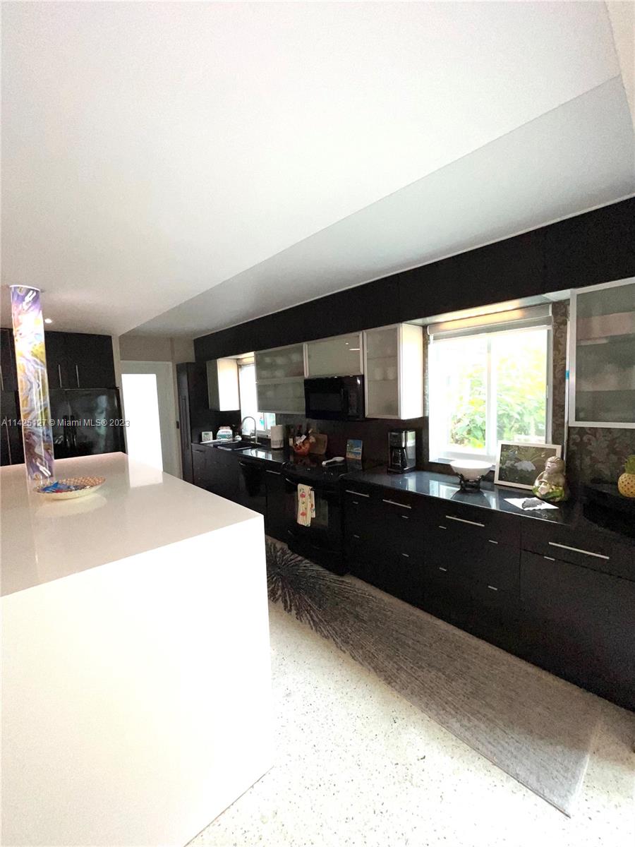 10170 Collins Ave Unit: 1