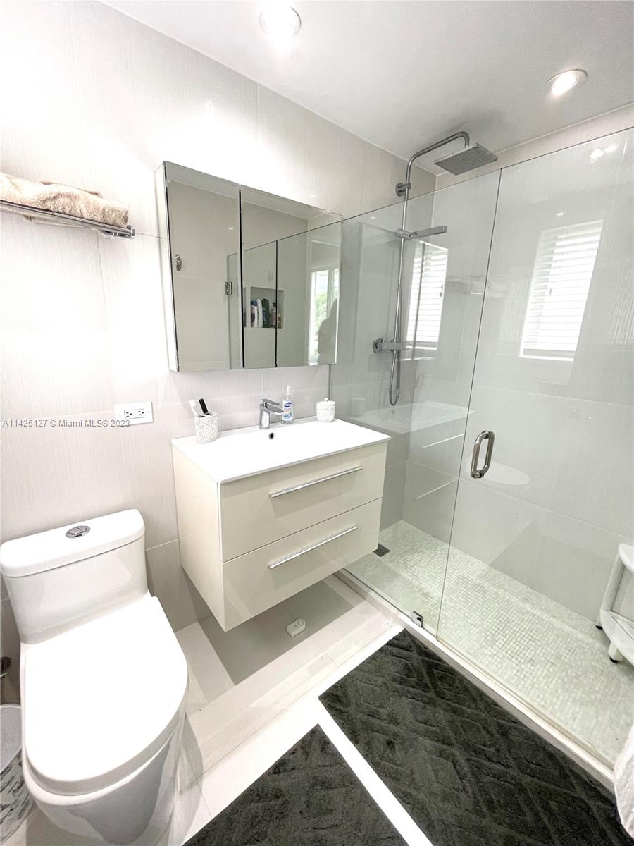 10170 Collins Ave Unit: 1
