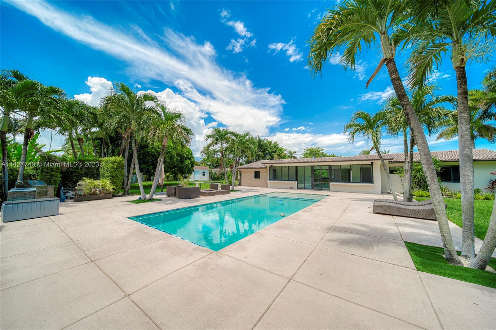 8850 SW 81 Ave