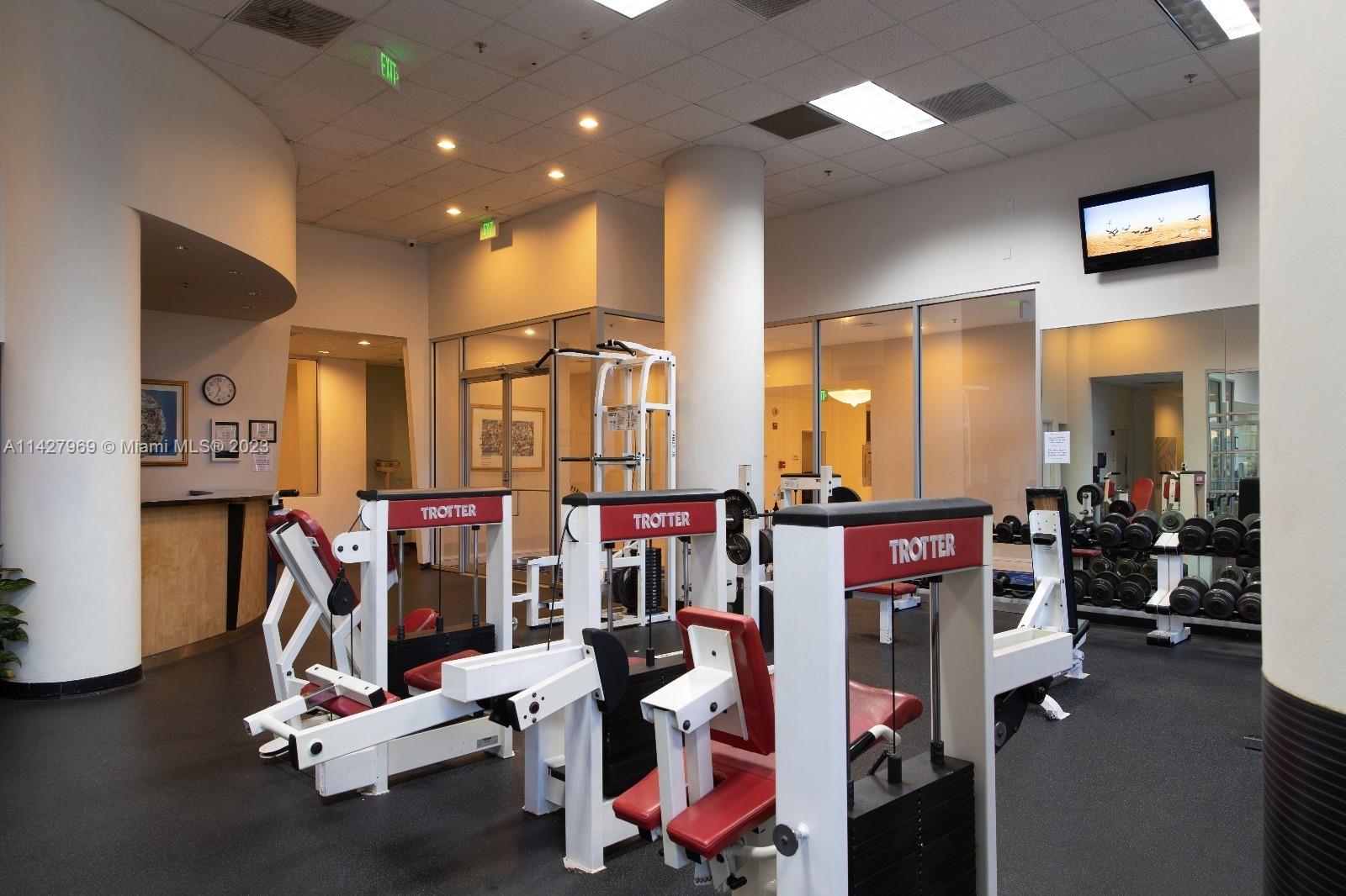 5151 Collins Ave Unit: 1523