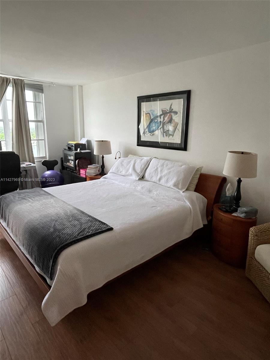 5151 Collins Ave Unit: 1523
