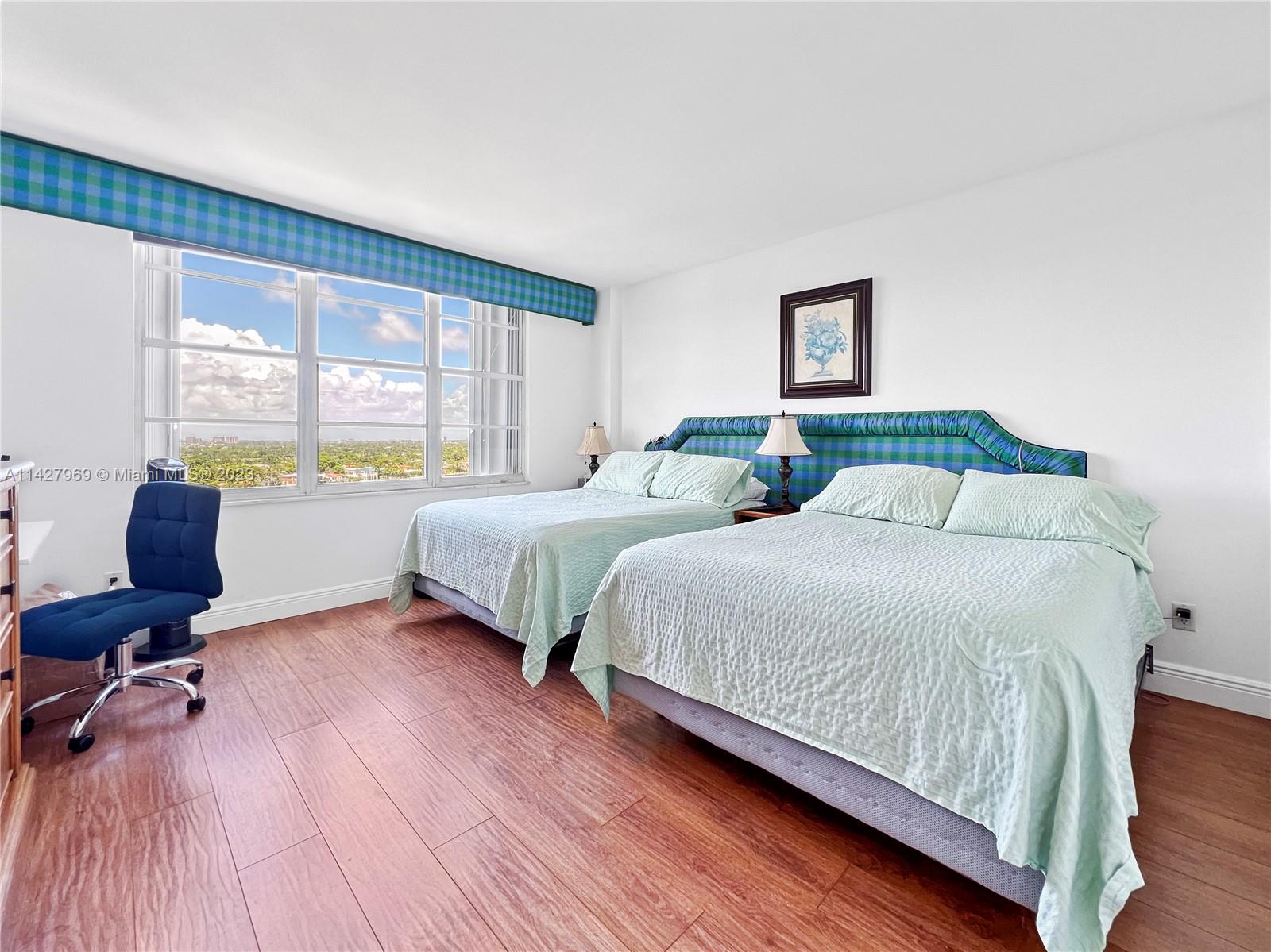 5151 Collins Ave Unit: 1523