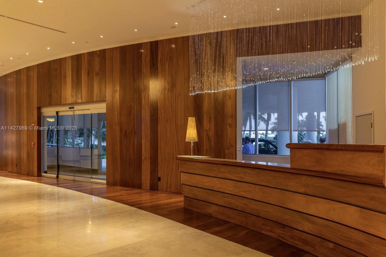 5151 Collins Ave Unit: 1523