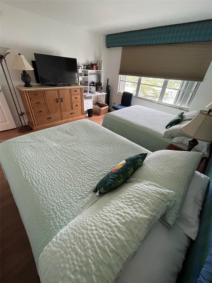 5151 Collins Ave Unit: 1523