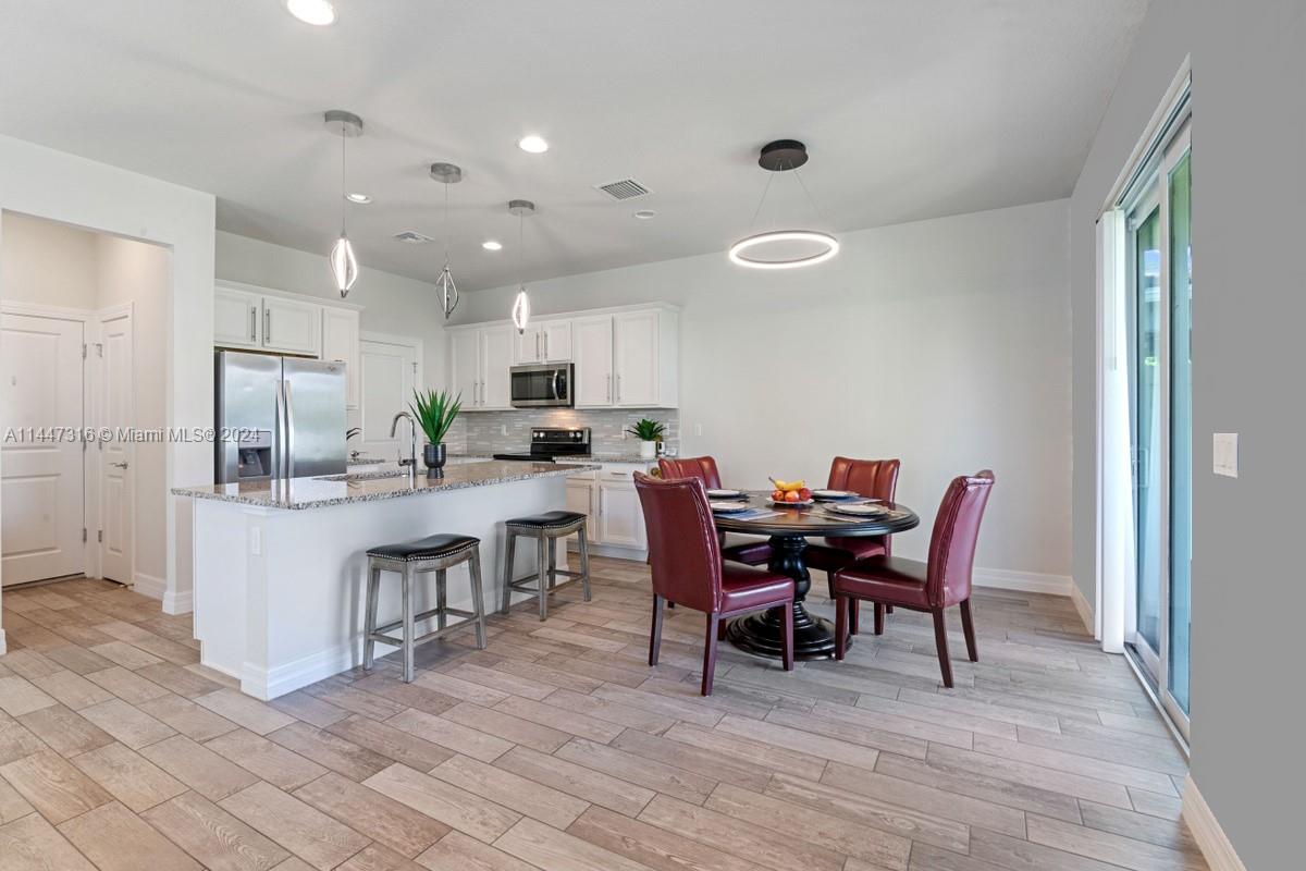 4111 Large Leaf Ln