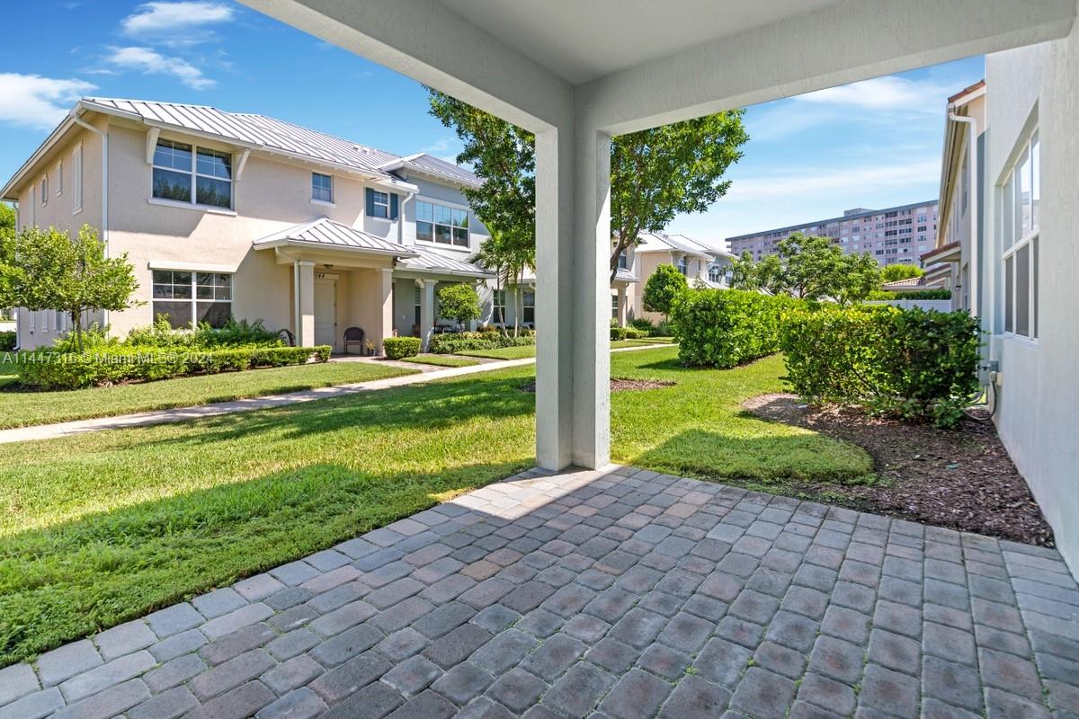 4111 Large Leaf Ln