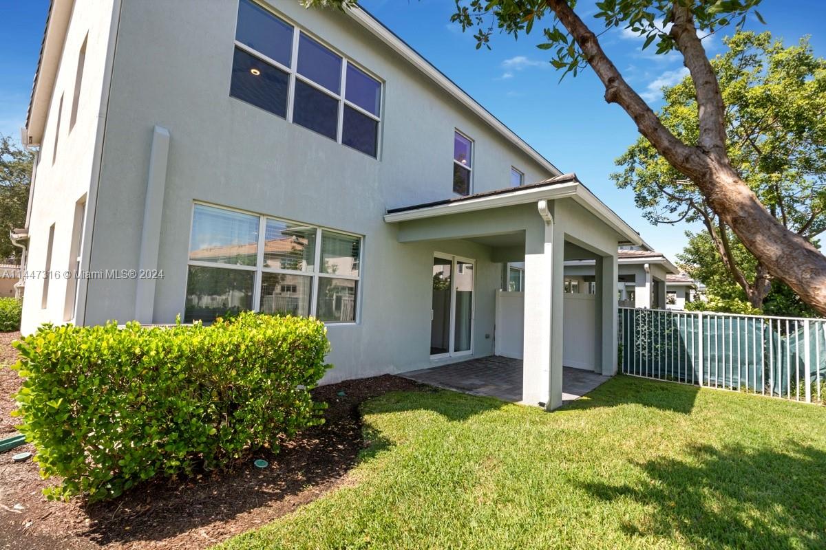 4111 Large Leaf Ln