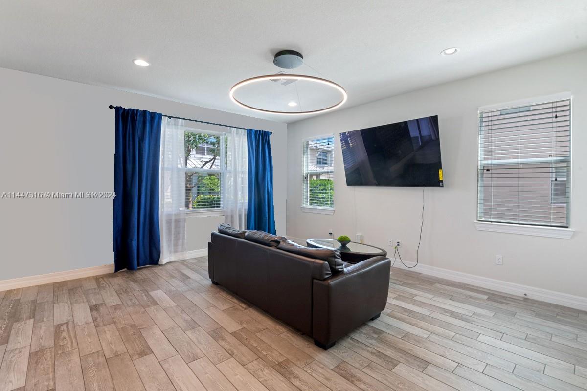 4111 Large Leaf Ln