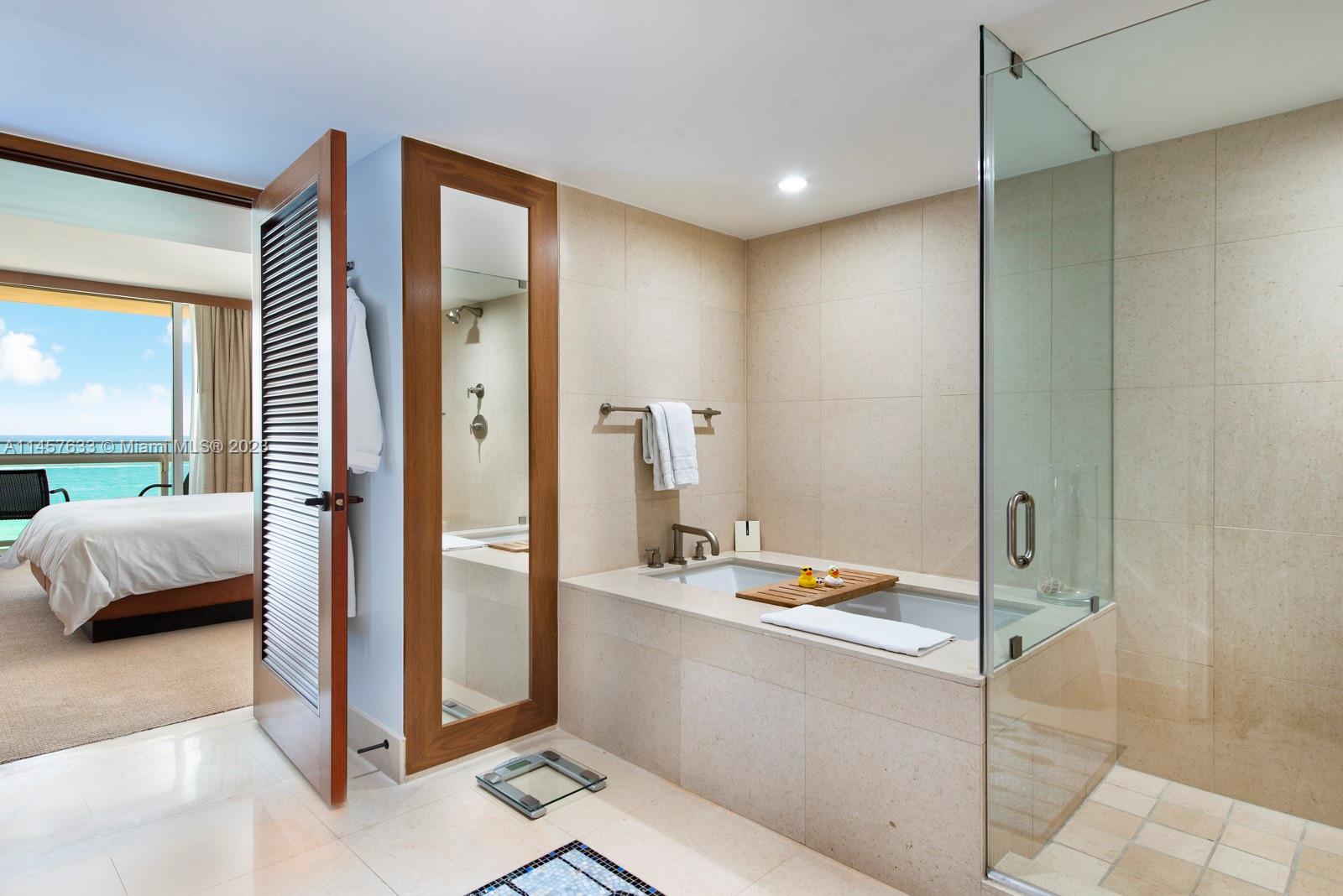 6801 Collins Ave Unit: 505