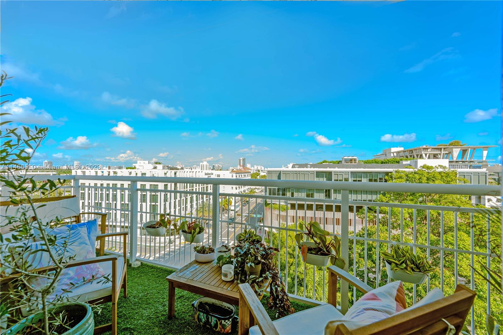 1688 West Ave Unit: 709