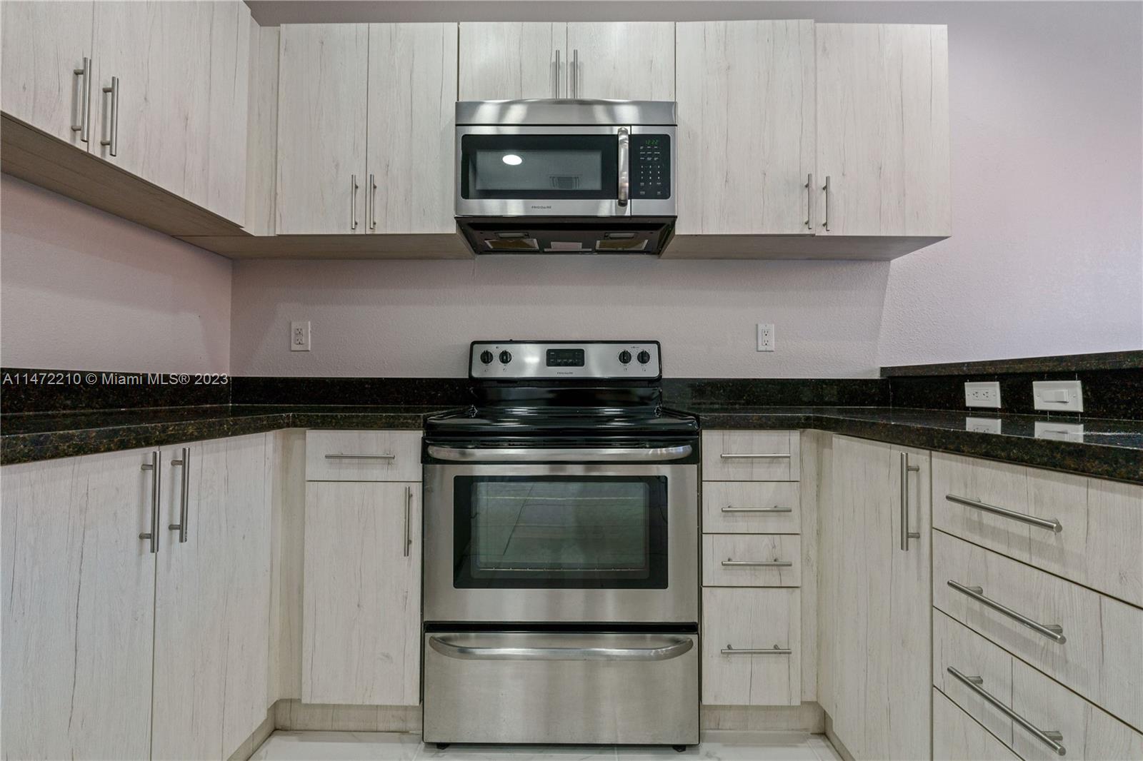 850 SW 14th Ave Unit: 6