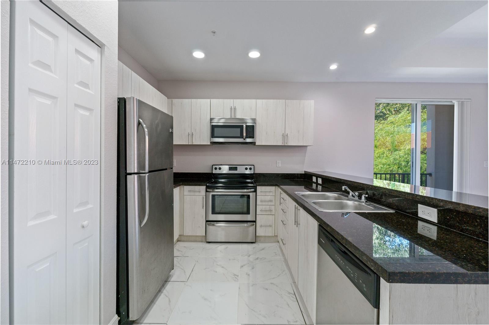 850 SW 14th Ave Unit: 6