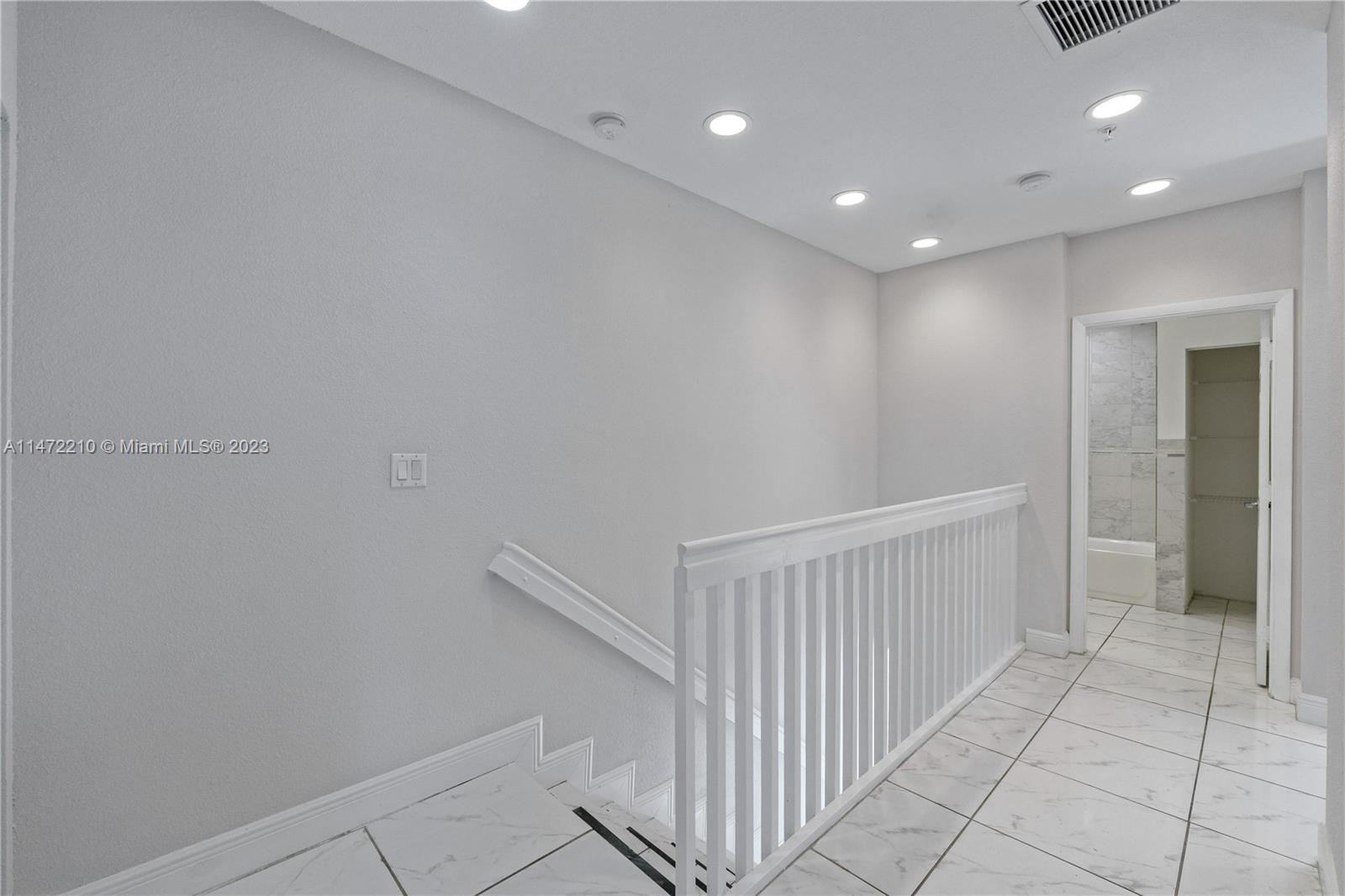 850 SW 14th Ave Unit: 6