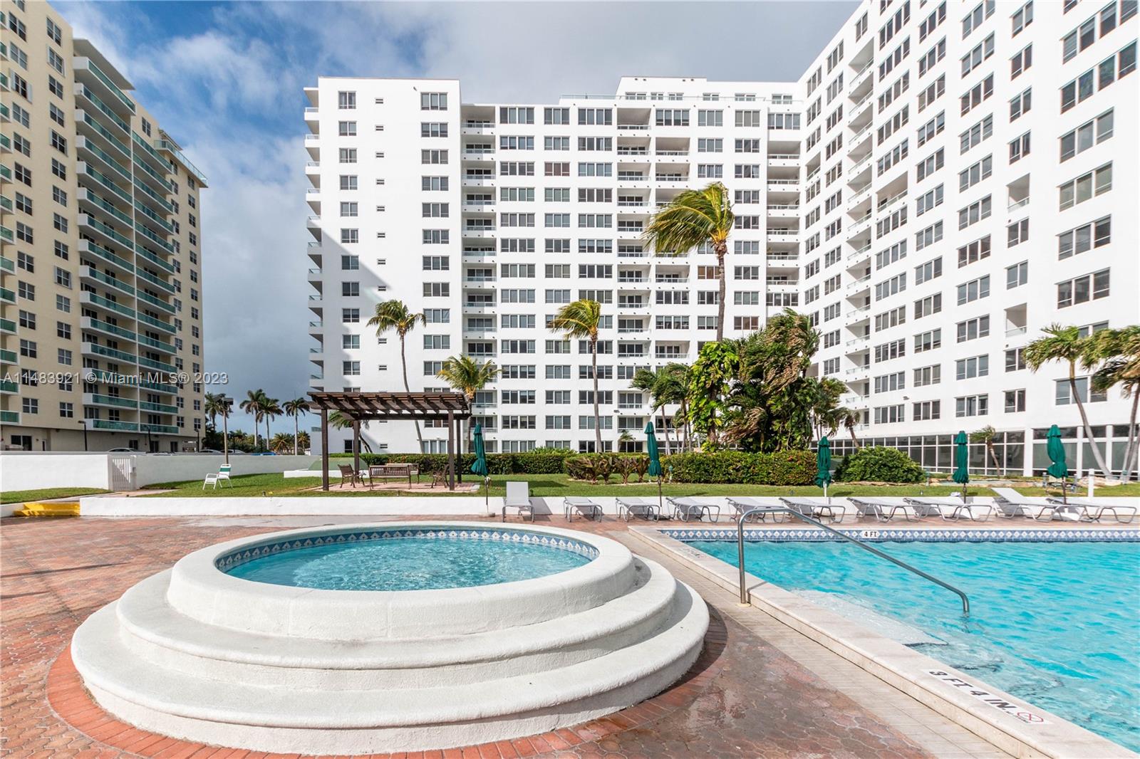 5005 Collins Ave Unit: 808