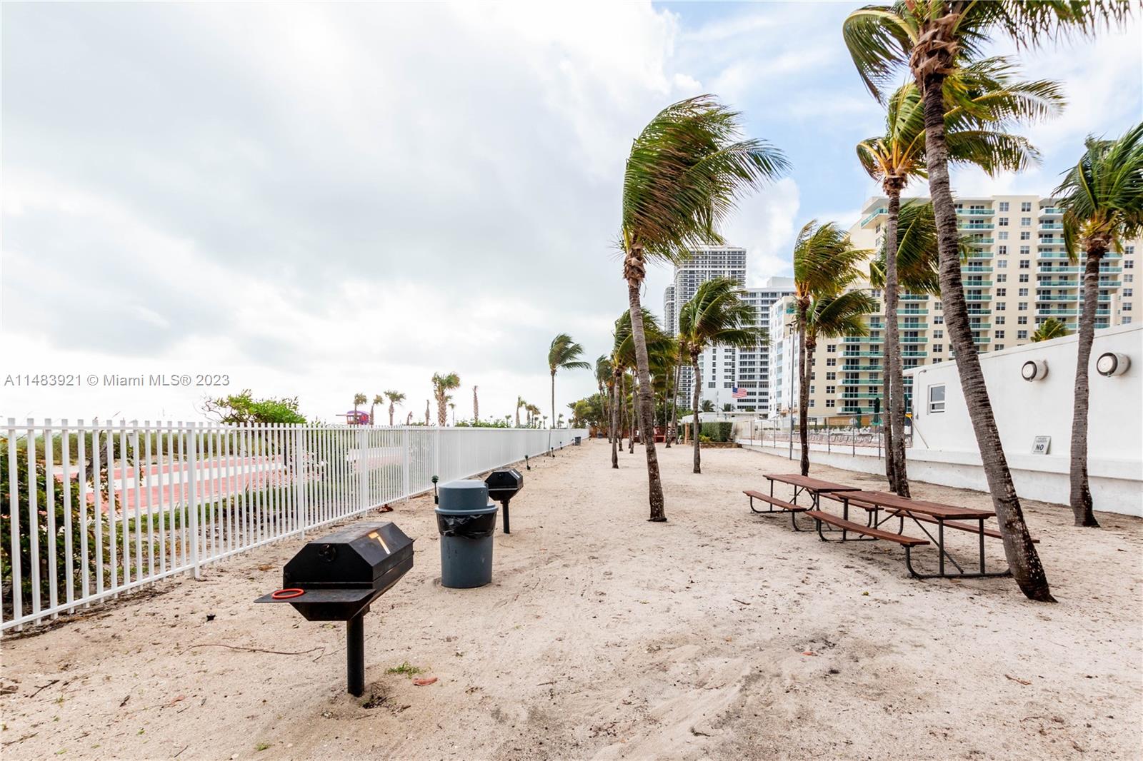 5005 Collins Ave Unit: 808
