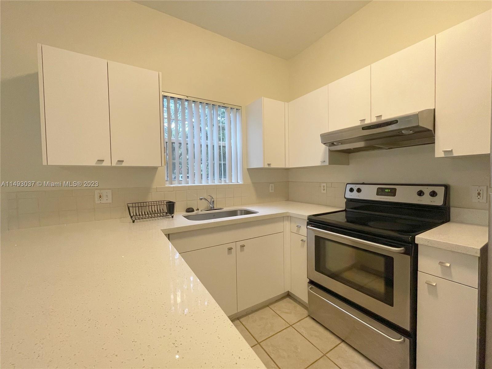 2850 Coconut Ave Unit: 3
