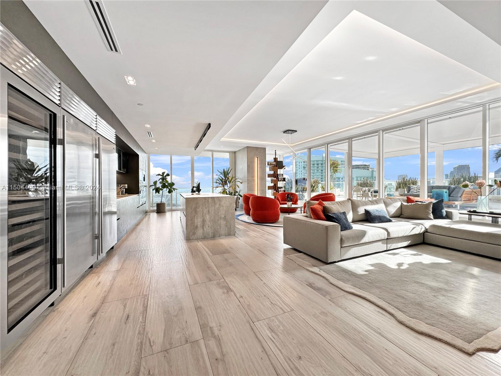 2020 N Bayshore Dr Unit: PH-4104